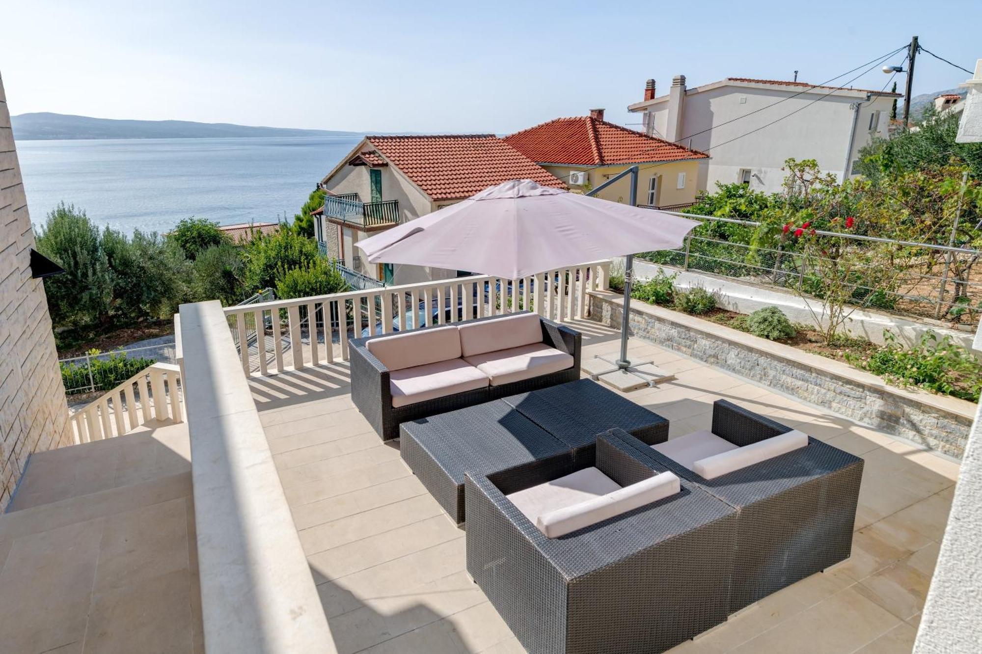 Apartments With Pool Vrdoljak Omiš Værelse billede