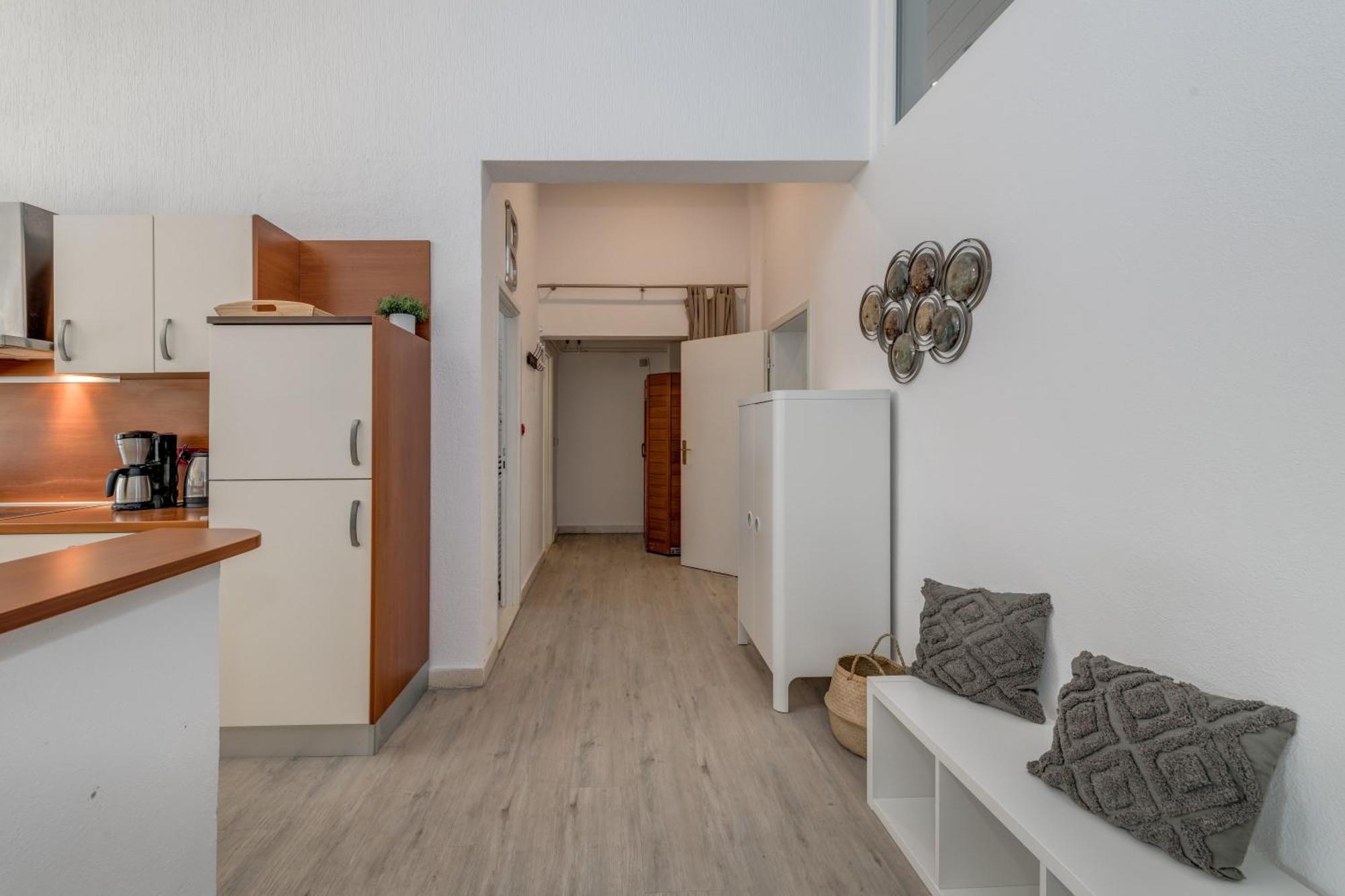 Apartments With Pool Vrdoljak Omiš Værelse billede