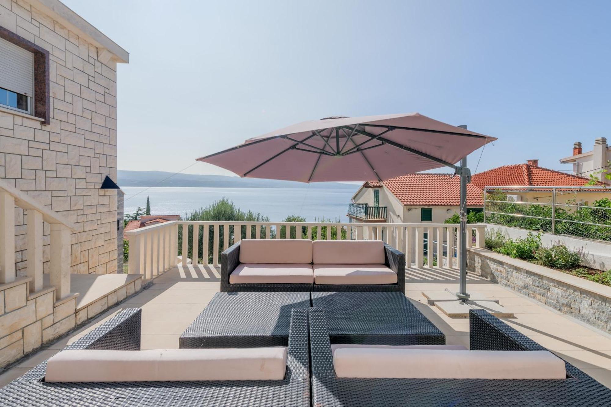 Apartments With Pool Vrdoljak Omiš Værelse billede