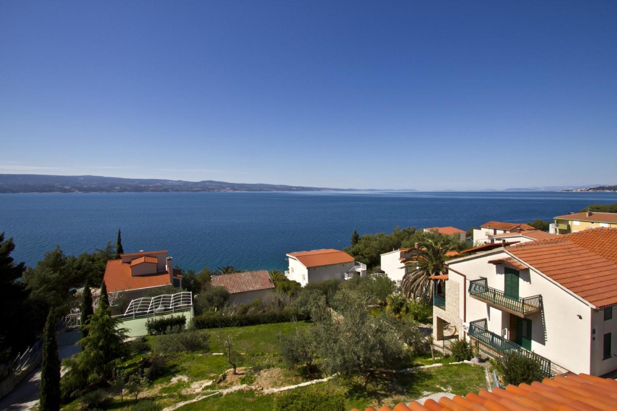 Apartments With Pool Vrdoljak Omiš Værelse billede